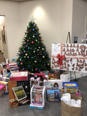 Christmas tree with gifts and decorations.